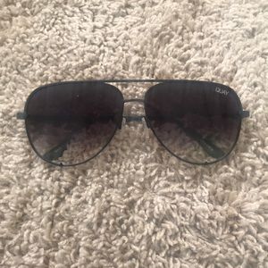 Quay australia smoke grey aviators